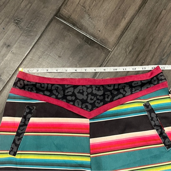 Crazy Train Leopard Lagoon Shorts - Size Lar - Picture 7 of 13